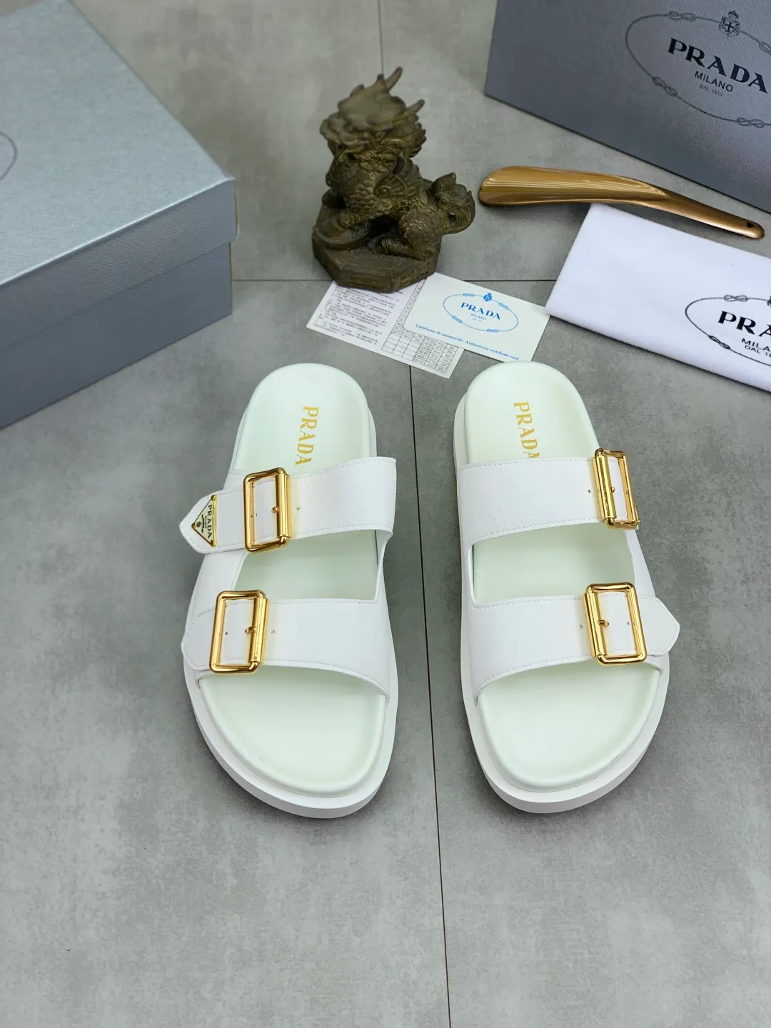 Men's shoes 💰P340💰【New style】🎁🎁🎁 PRADA Prada's new casual slippers, original official website, perfect workmanship, transmitting a kind of noble luxury, sublimating its definition of luxury in Prada's high-end extraordinary craftsmanship. Original combination outsole, code number: 38-44 (45 customized) Multiple colors 🉑️ to choose from